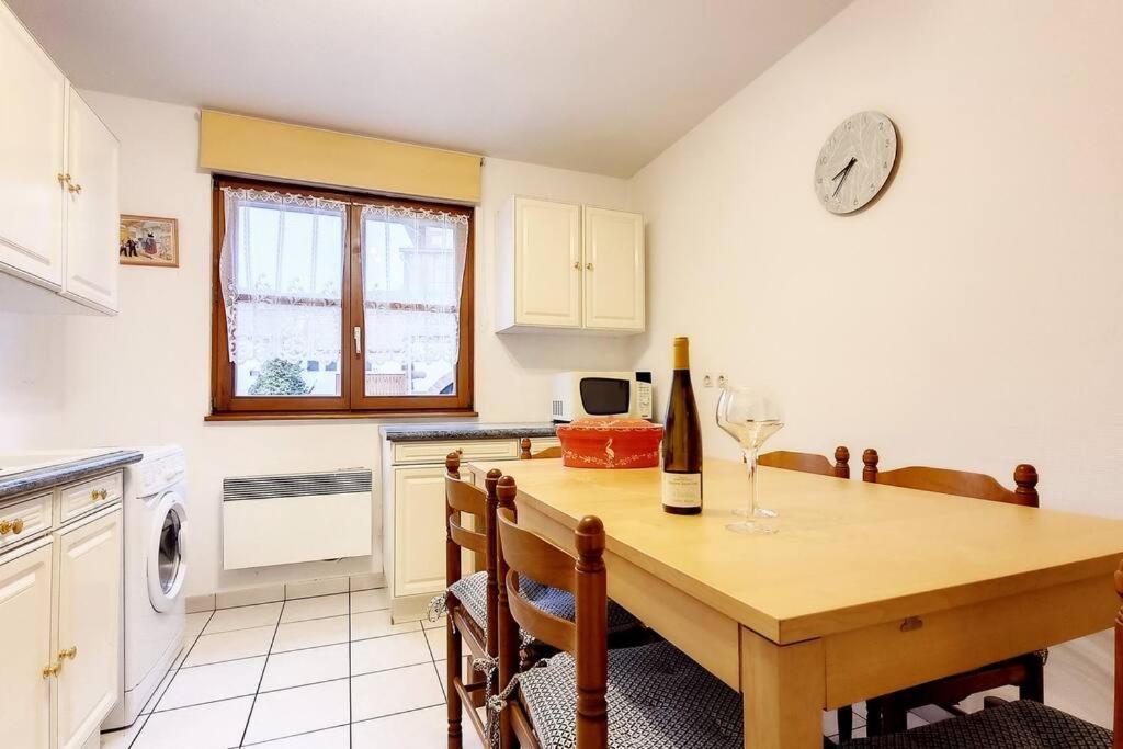 Chez Romane - Appartement Avec Parking Riquewihr Exterior photo